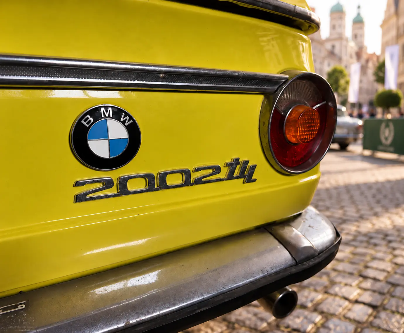 BMW 2002 tii – Emblem und Modellschriftzug